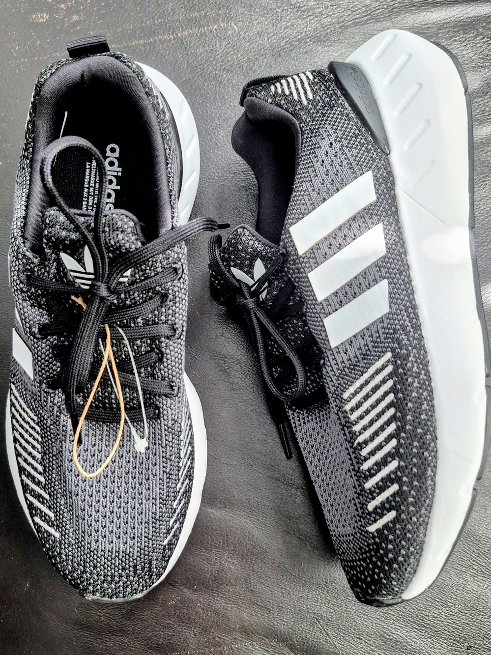 Adidas Originals Swift Run 22 Black White Knit Sneakers Women’s Size 6